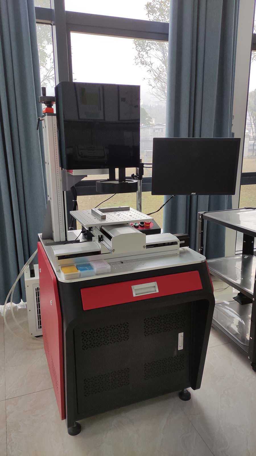 Laser engraving machine